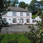 Woodlawn House 3*