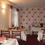 بيت ضيافة Woodlawn House كيلارني