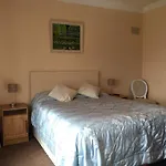 Woodlawn House بيت ضيافة 3*