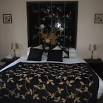 Woodlawn House بيت ضيافة