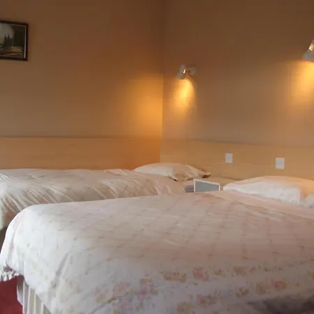 Woodlawn House 3*