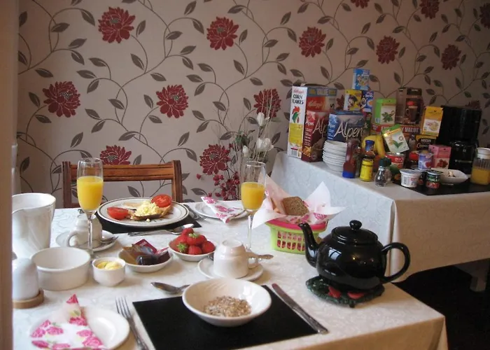 Woodlawn House בית הארחה