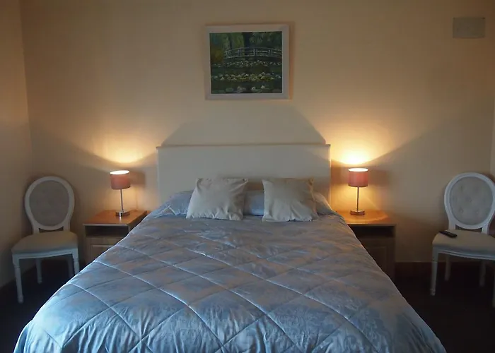 בית הארחה Woodlawn House קיל איירן