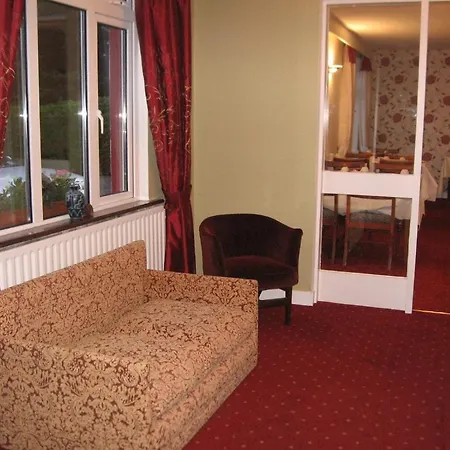 Konukevi Woodlawn House Killarney