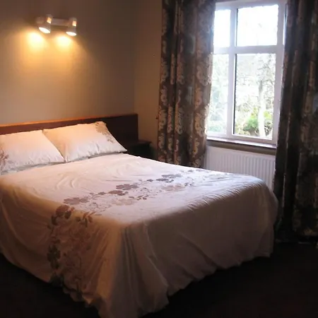 Woodlawn House 3*